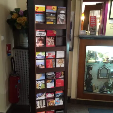 Stanislas Sans Ascenseur Hotel Parigi