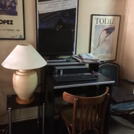 Hotel Stanislas Sans Ascenseur Parigi